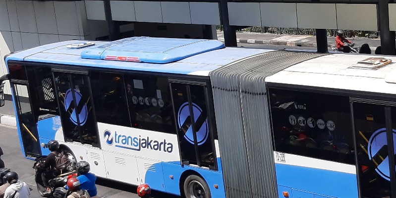 Over Kapasitas Bikin Masyarakat Malas Naik Transportasi Publik di Jakarta