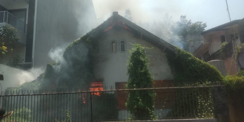 Rumah Kosong di Tomang Dilalap Api, 20 Petugas Pemadam Dikerahkan