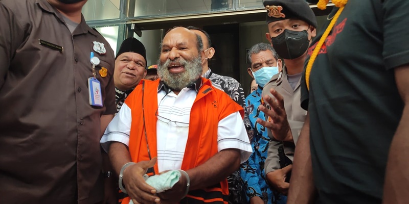 Lukas Enembe Diduga Bayar Private Jet Pakai Uang Pemprov Papua