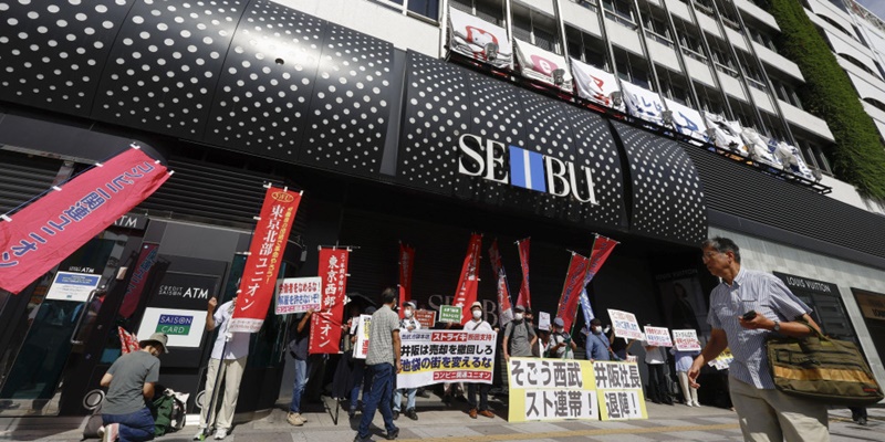 Sogo & Seibu Berencana Jual Separuh Perusahaan, Pekerja di Jepang Protes dan Turun ke Jalan