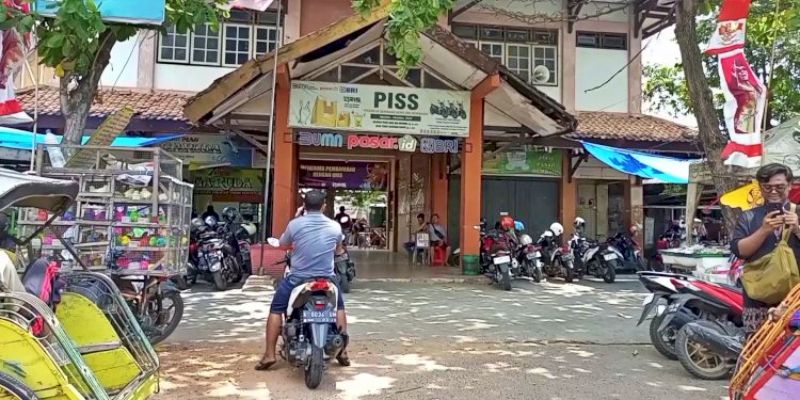 Digempur Toko Online, Pedagang Pasar di Rembang Gigit Jari Omzet Turun