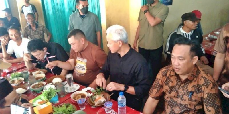 Safari Lampung, Ganjar Nikmati Nasi Pindang Baung Bersama Sopir Terminal Rajabasa