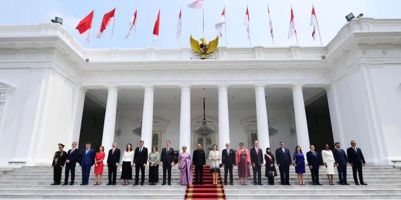 Jokowi Terima Surat Kepercayaan 12 Dubes Negara Sahabat