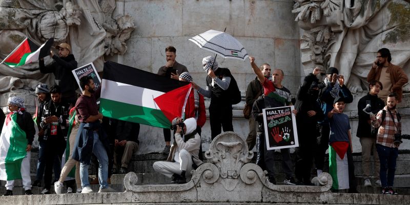 Demo Pro-Palestina di Prancis: Gaza, Paris Bersamamu<i>!</i>