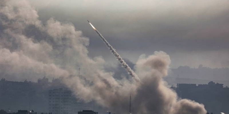 Puluhan Roket Palestina Meluncur ke Yerusalem, Raungan Sirine Terdengar di Seluruh Israel