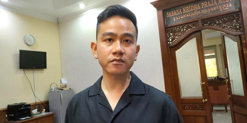 Naik Mobil Pribadi, Gibran Sudah Berangkat Menuju Jakarta untuk Daftar ke KPU
