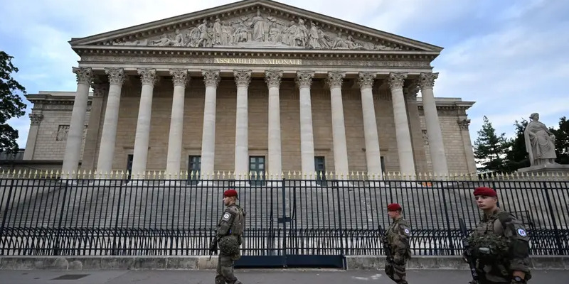 Buntut Kasus Penusukan Guru, Prancis Kerahkan 7.000 Tentara