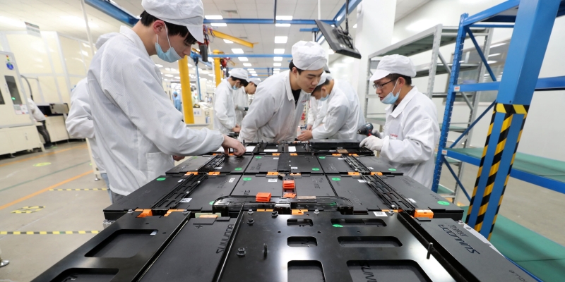 Amankan Pasokan Dalam Negeri, China akan Batasi Ekspor Bahan Utama Baterai