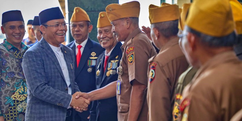 Ketum PPP Peringati HUT TNI dalam Silaturahmi Bersama Veteran di Banten