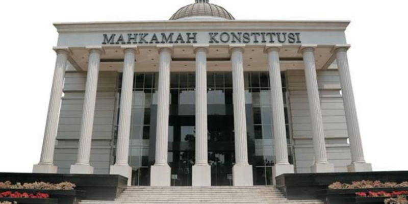 Gugat UU Mahkamah Konstitusi, Pemohon Kutip Disertasi S3 Adik Ipar Jokowi