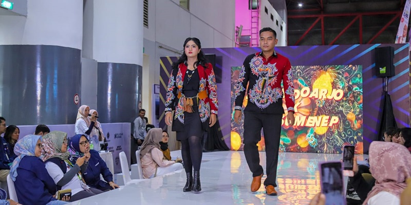 Peserta Pelatihan Vokasi Kemnaker Turut Meriahkan Job Fair 2023 Lewat Fashion Show