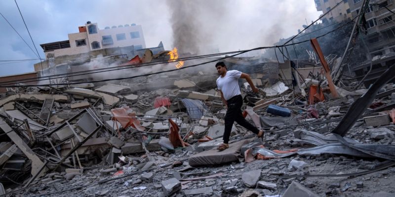 Israel Terus Gempur Gaza, Warga Palestina Makin Sulit Cari Tempat Berlindung