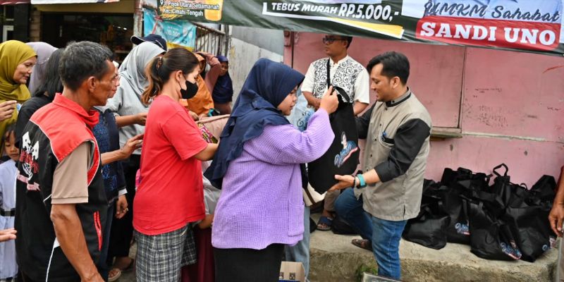 Di Cimahi, Persis Bersama Sahabat Sandi Gelar Bazar Sembako Murah
