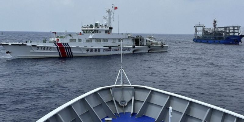 Kapal Hampir Tabrakan di Laut China Selatan, Filipina Ajukan Protes ke Beijing