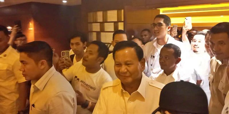 Menteri Bahlil Dampingi Prabowo di Deklarasi Penerus Negeri