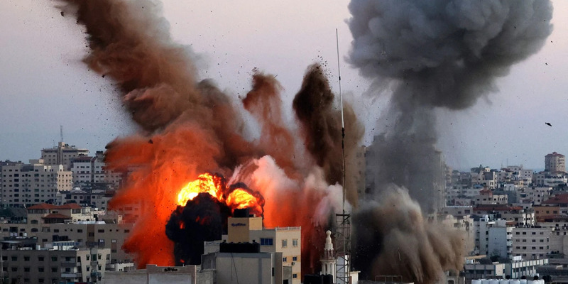 Israel Bombardir Ratusan Warga Gaza yang Coba Mengungsi ke Selatan
