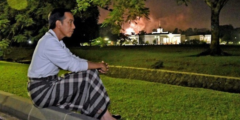 Menjelang Lengser, Posisi Jokowi Semakin Lemah dan Terpojok