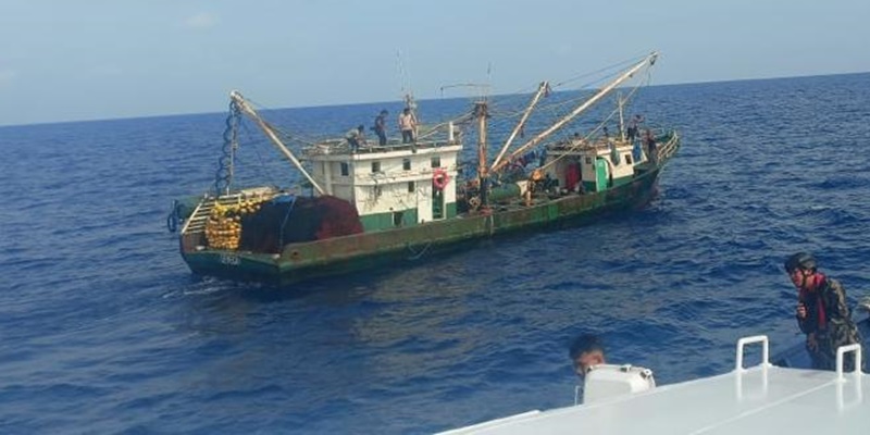 Kapal Pelaku IUU Fishing Berbendera Filipina Diamankan PSDKP di Laut Sulawesi