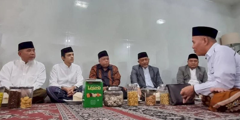 Ngaji Kitab, Presiden PKS Sowan Kediaman Ketua PWNU KH Marzuki Mustamar
