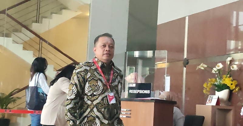 Cuma Nunggu 8 Menit, Direktur Alat dan Mesin Pertanian Kementan M. Hatta Langsung Diperiksa Penyidik KPK