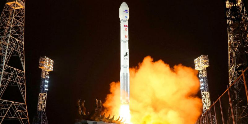 Roket Korut Meledak Setelah Sukses Meluncurkan Satelit Mata-mata