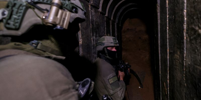 Tentara Israel Pamerkan Terowongan di Bawah RS Al Shifa, Klaim Tempat Persembunyian Hamas
