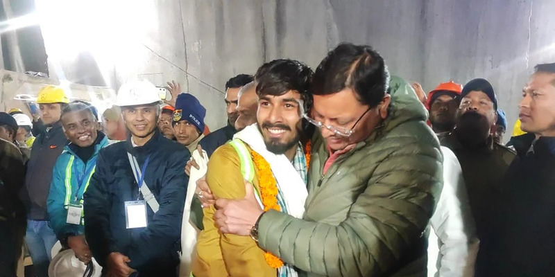 Terjebak Selama 17 Hari di Terowongan, 41 Pekerja Proyek India Berhasil Selamat