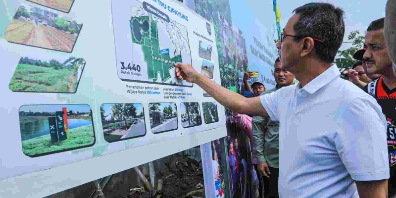 Kendalikan Banjir di Jakarta, Heru Tanam Pohon dan Bangun Waduk