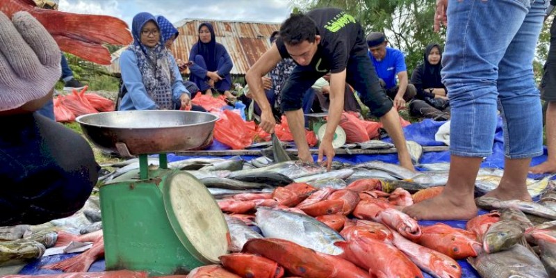 Komunitas Nelayan Aceh Lelang 2 Ton Ikan untuk Donasi ke Palestina