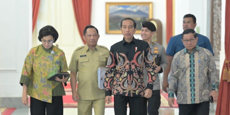 Foto Bareng Sri Mulyani dan Pramono, Jokowi: Tuntaskan yang Belum Selesai