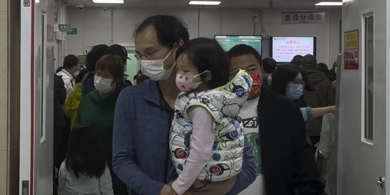 Rumah Sakit China Kebanjiran Pasien Pneumonia Misterius, Warga Diimbau Pakai Masker