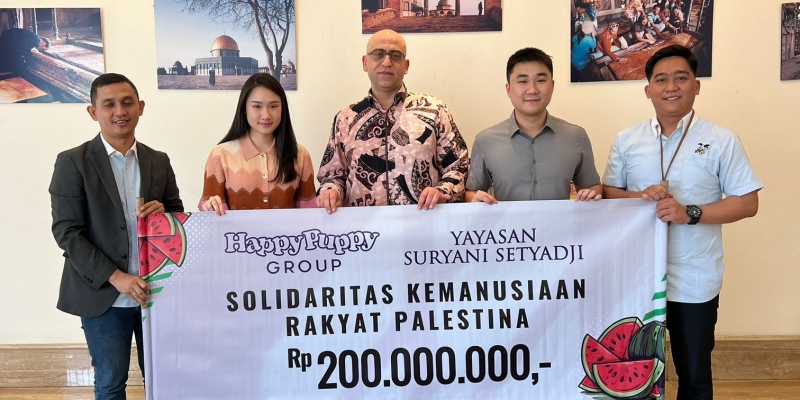 Kedubes Palestina Terima Bantuan Kemanusiaan dari Yayasan Suryani Setyadji