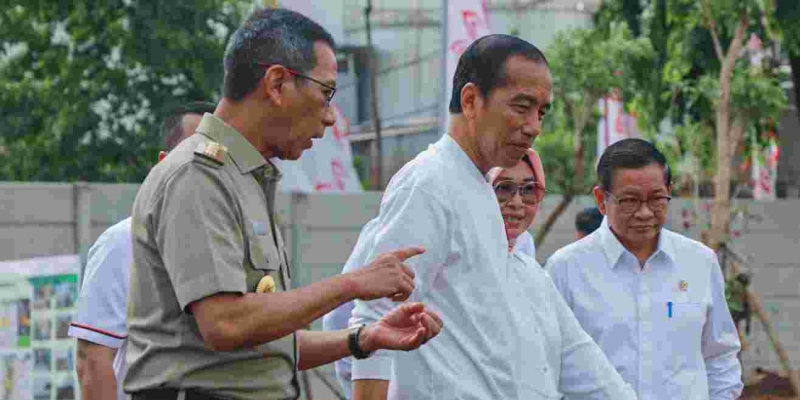 Perbaiki Kualitas Udara, Heru Tanam Pohon Bareng Presiden Jokowi