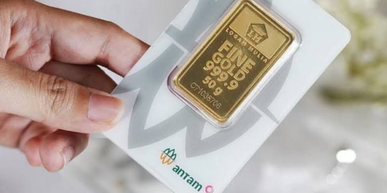 Akhiri Tren Kenaikan, Harga Emas Antam Anjlok Rp 4.000