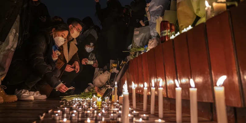 Warga Uighur Peringati Setahun Tragedi Kebakaran Urumqi
