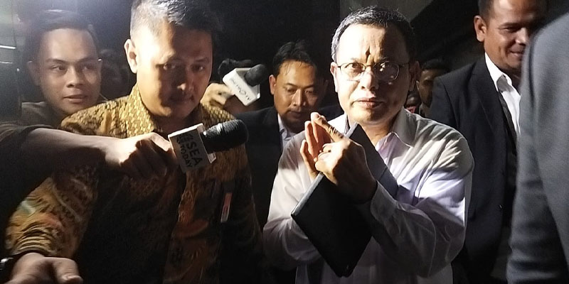 Usai Diperiksa MKMK, Hakim Konstitusi Guntur Hamzah Bungkam