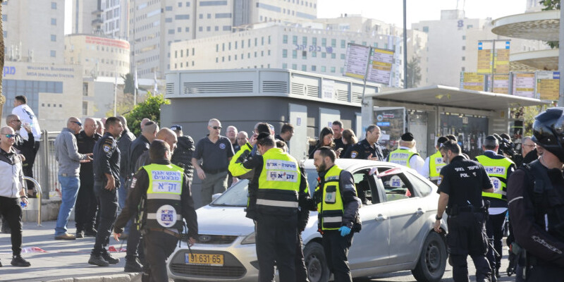 Penembakan di Halte Bus Yerusalem, Tiga Tewas dan 16 Terluka