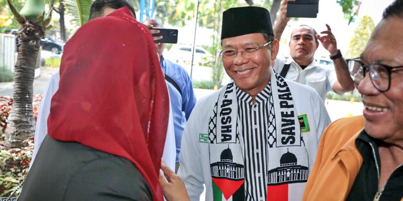 Rapat TPN Ganjar-Mahfud, Mardiono Pilih Pakai Syal Palestina