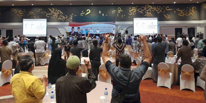 Ratusan Mantan Kades dan Lurah se-Cirebon Raya Deklarasikan Dukungan, Suara Prabowo-Gibran Diyakini Meningkat