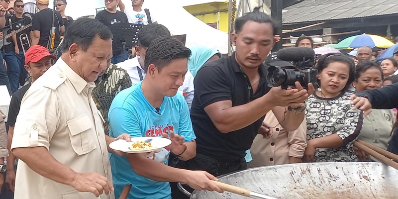Tiba di Cilincing, Prabowo Ajak Warga Dengarkan Musik Ketimbang Paparkan Visi dan Misi
