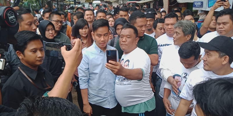 Setelah Prabowo, Giliran Gibran Kampanye di Rusun Cilincing