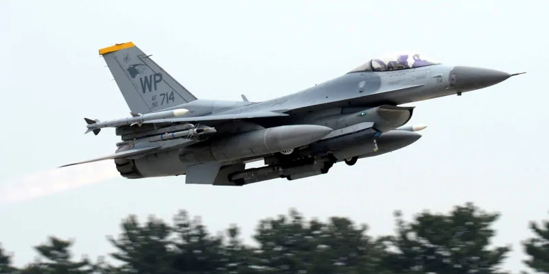 Jet Tempur F-16 AS Jatuh di Lepas Pantai Korea Selatan