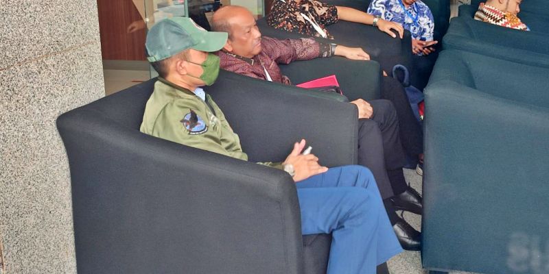 Pakai Topi dan Masker, Mantan Kepala Bea Cukai Yogyakarta Eko Darmanto Penuhi Panggilan KPK