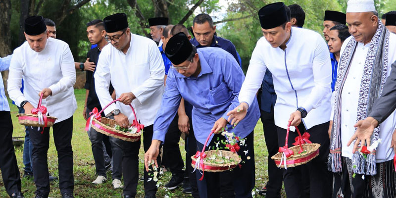 19 Tahun Tsunami Aceh, AHY dan SBY Ziarah Kuburan Massal Siron