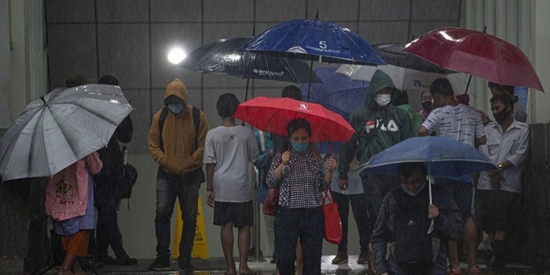 Hujan Ringan Guyur Jakarta Siang Ini