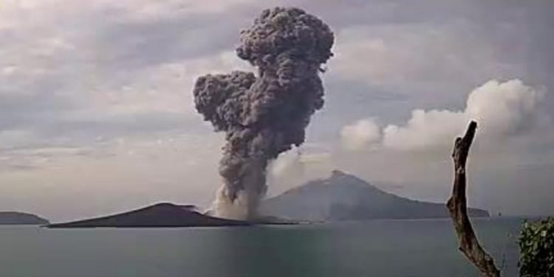 Gunung Anak Krakatau Erupsi, Polda Banten Imbau Warga Waspada