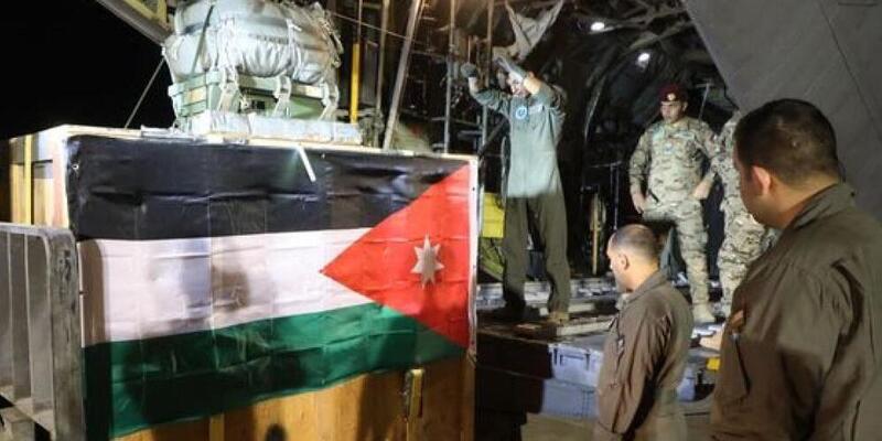 Yordania Terjunkan Pasokan Bantuan dari Pesawat ke Gereja Gaza