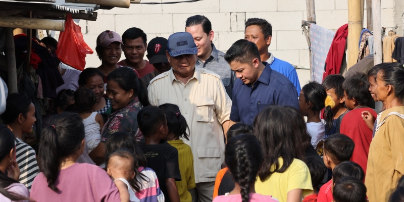 Prabowo Blusukan ke Kampung Empang Sebelum Hadiri Debat Gibran