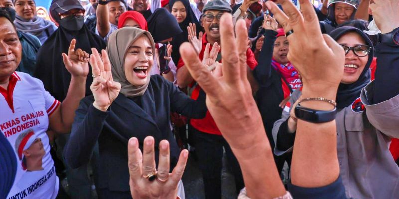 Blusukan di Pasar Madiun, Siti Atikoh Dengarkan Keluh Kesah Pedagang