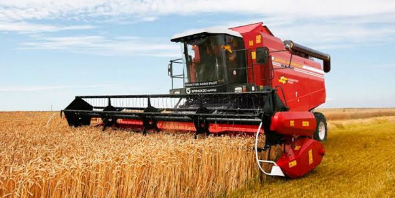 Tingkatkan Produktivitas Pertanian, Rusia Perkenalkan Traktor Canggih Berbasis AI